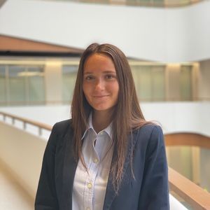 Meet your Posher, Ella